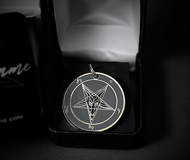 Gloomy - Baphomet Cloisonné Medallion - Satanme